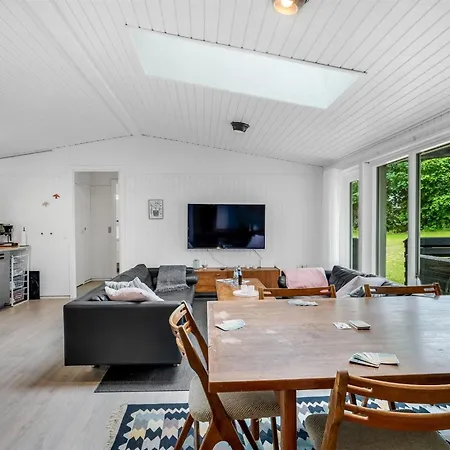 Elmira - 555m From The Sea By Interhome